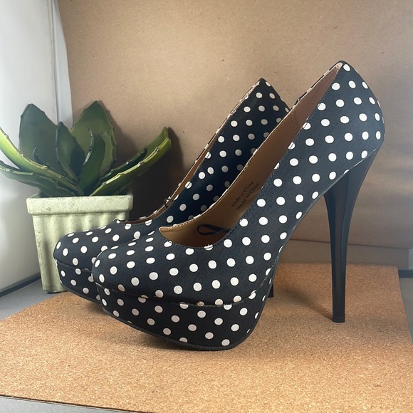 Forever 21 Shoes - FOREVER 21 black and white polka dot stiletto platform shoes